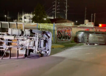 Doble volcadura en Periférico Lombardo Toledano