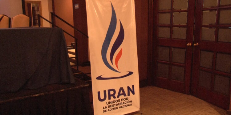 Militantes del PAN presentan grupo para restaurar al partido