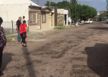 Vecinos de Vencedores del Desierto en Delicias exige calles pavimentadas