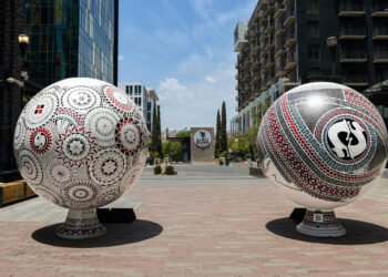 Invitan a visitar exposición de esferas monumentales de Mata Ortíz en Distrito Uno