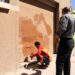 Jóvenes grafiteros reparan daños en la ciudad