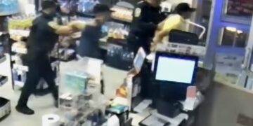 Detienen a dos adolescentes tras intentar asaltar un OXXO