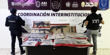 Asegura Fiscalía armas de fuego, cartuchos y evidencia de interés en cateos