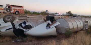 Cierre parcial en carretera Chihuahua-Juárez por volcadura de pipa