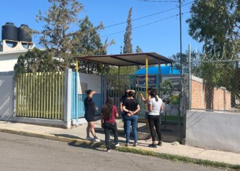 Exigen padres de familia destitución de directora en Jardín de Niños “Luis Belderrain”