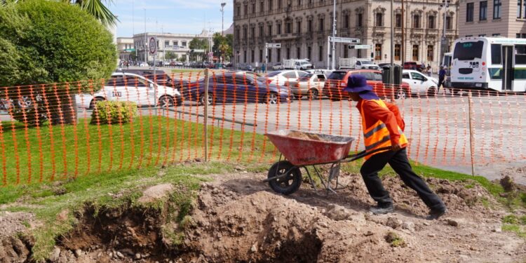 Inicia reubicación del monumento Indio Victorio