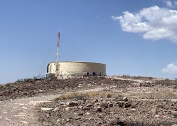 Tanque de agua utilizado como alberca se encuentra sellado