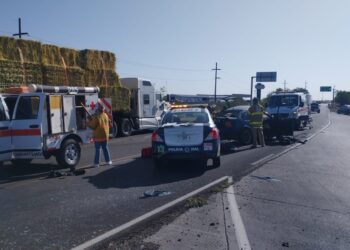 Choque en Libramiento Gómez Morín deja un herido