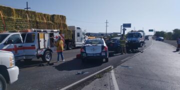 Choque en Libramiento Gómez Morín deja un herido