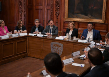 Maru Campos recibe a nuevos magistrados electos del Poder Judicial