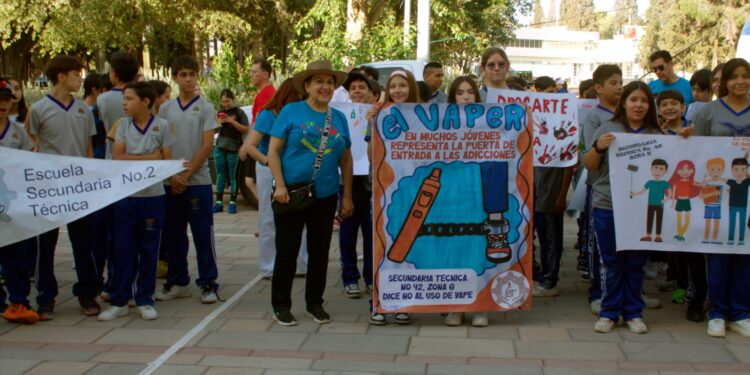 Encabezan jóvenes campaña contra el fentanilo en Chihuahua