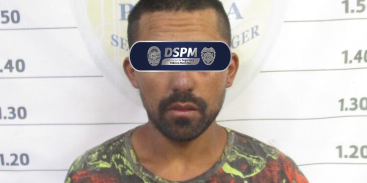 En persecución aseguran a sujeto vehículo con reporte de robo