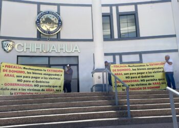 Afectados por caso Aras protestan en la FGE