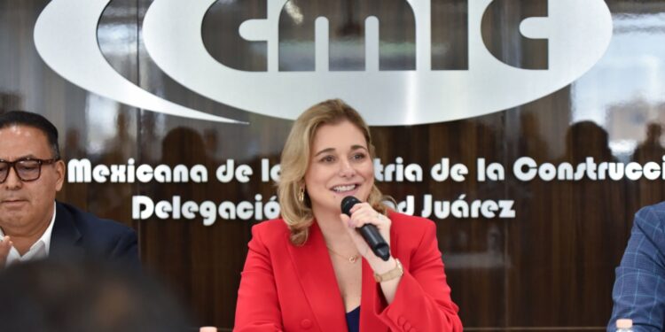 Gobernadora pide a constructores priorizar obras con impacto social