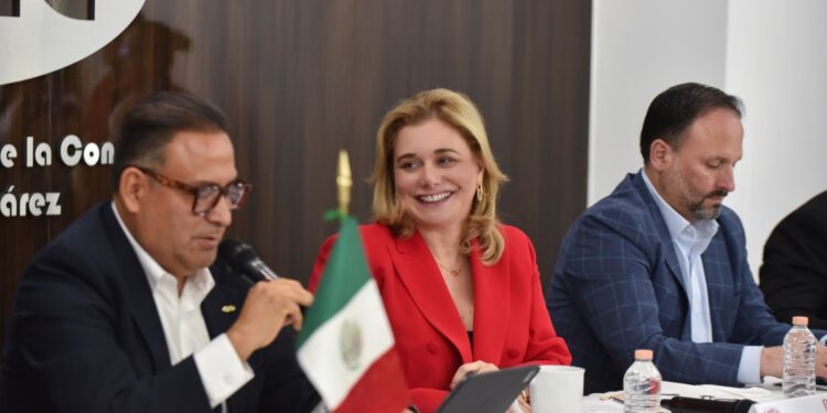 Gobernadora pide a constructores priorizar obras con impacto social