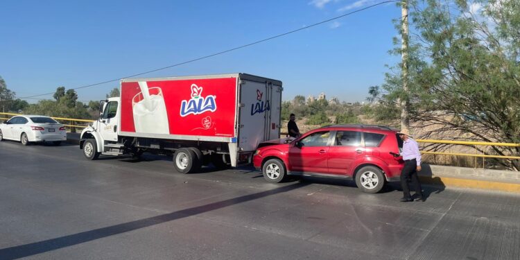 Segundo choque en Vialidad Sacramento agrava el tráfico