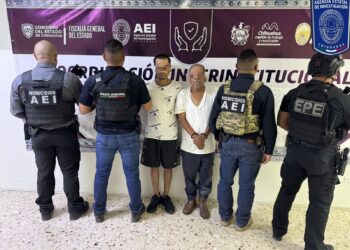 Detienen a dos y asegura evidencia en cateo en Chihuahua 2000