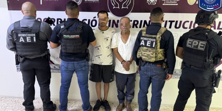 Detienen a dos y asegura evidencia en cateo en Chihuahua 2000