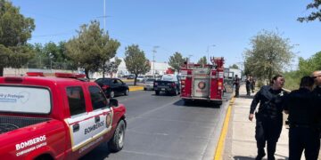 Se incendia patrulla municipal en la Vialidad Sacramento