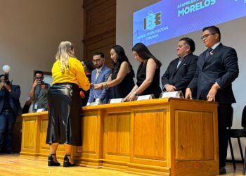 Entregan constancias a jueces electos en elección judicial