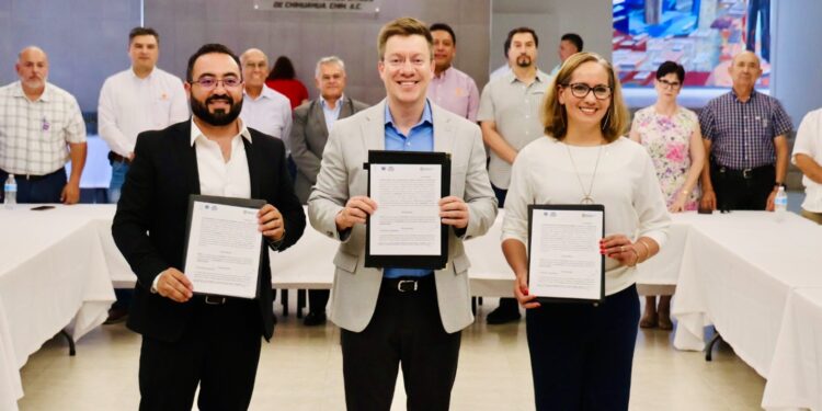 Firman convenio Municipio y Colegio de Ingenieros Civiles