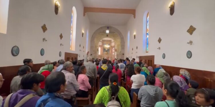 Misa en Cerocahui en memoria de sacerdotes jesuitas asesinados