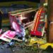 Choque involucra  dos autos y puesto de cerrajería en Delicias