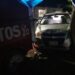 Auto choca contra puesto de burritos y árbol en Delicias