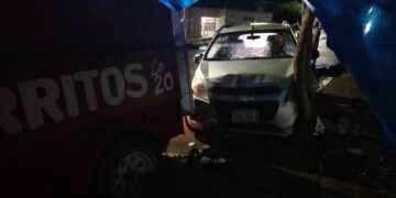 Choca contra puesto de burritos en Delicias