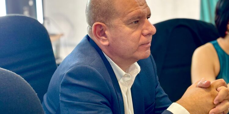 Morena propone eliminar diputaciones plurinominales por lista