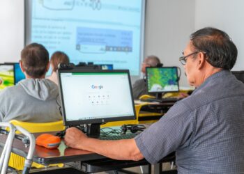 Invitan a adultos mayores al Curso Básico de Computación