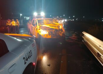 Vuelca camioneta de seguridad en carretera a Delicias