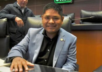 Erasmo Catarino, de La Academia, rinde protesta como senador de la República