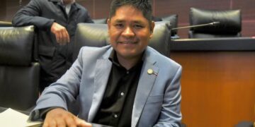 Erasmo Catarino, de La Academia, rinde protesta como senador de la República