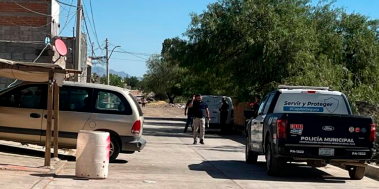 Muere hombre tras caer en la vía pública