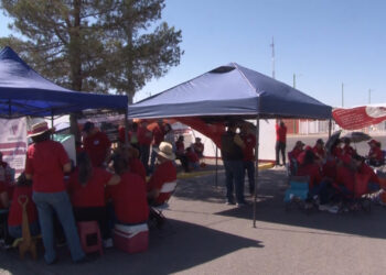 Maestros tomaron instalaciones de Pemex