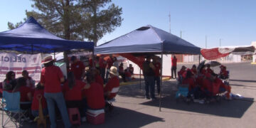 Maestros tomaron instalaciones de Pemex