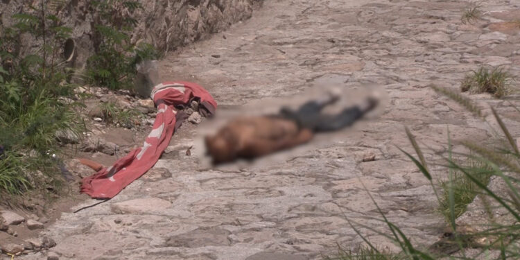 Hombre es asesinado a golpes en arroyo de la colonia Granjas