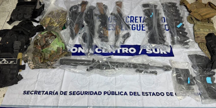 Detienen a hombre con arsenal en carretera Ojinaga-Coyame