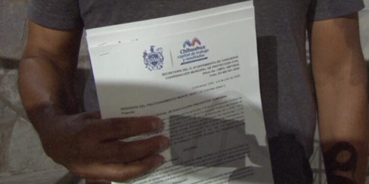 Evacuan a 32 familias por riesgo de derrumbe en Monte Xenit