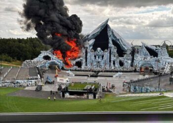Arde Tomorrowland; reportan incendio en escenario principal del festival