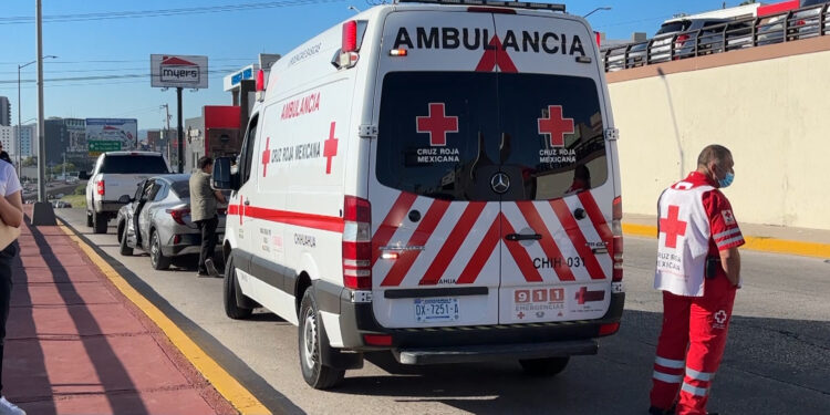 Choque entre dos vehículos deja una persona lesionada