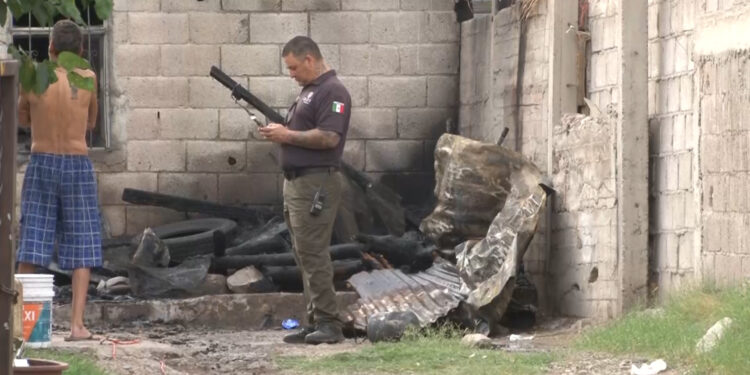 Incendio en jacal moviliza a bomberos en Delicias