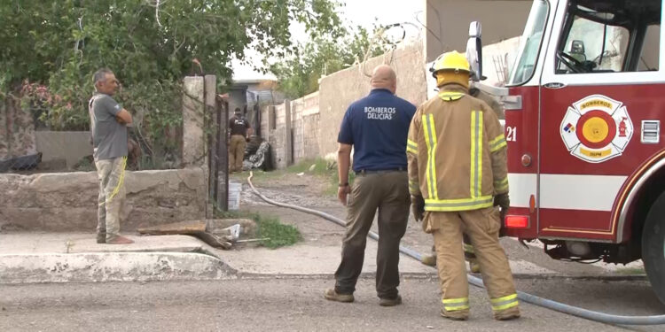 Incendio en jacal moviliza a bomberos en Delicias