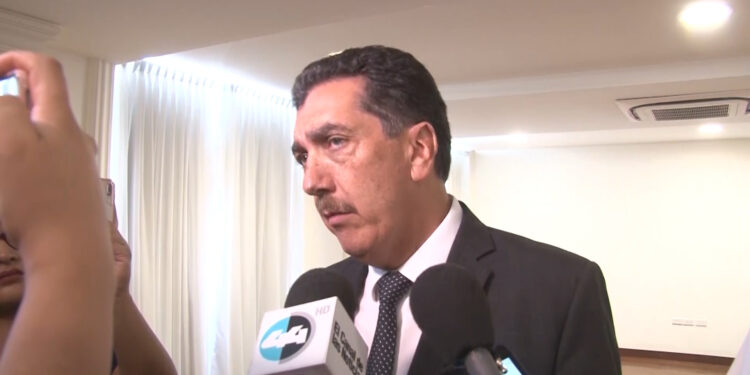 Exsecretario de Hacienda, implicado en más casos de corrupción