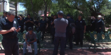 Custodios del Cereso protestan en Plaza Hidalgo