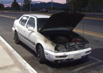 Se incendió vehículo en Polideportivo Luis H. Álvarez; interrumpe torneo de box