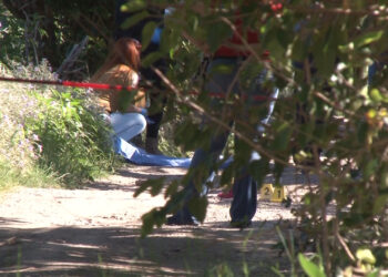 Localizan cuerpo de un hombre con heridas en el cuello al sur de la ciudad