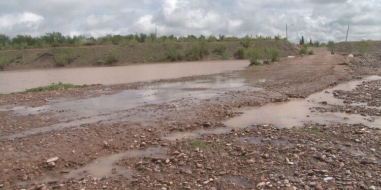 Río San Pedro en Rosales aumenta su caudal tras fuertes lluvias