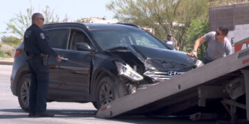 Dos personas lesionadas en choque en la colonia Mármol II
